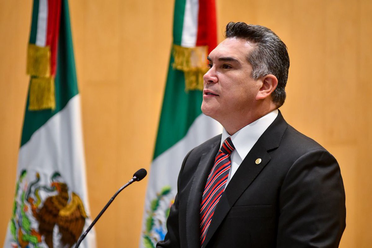 alitomorenoc's tweet photo. La única condición que pone el PRI, la única estrategia que tiene el PRI y la única prioridad del PRI es estar a lado de las familias mexicanas, es estar de lado de las causas que demanda el pueblo de México.

¡El PRI está listo, el PRI pasa lista de presente! #PlenariaVaXMéxico https://t.co/9B20ygsJ8B