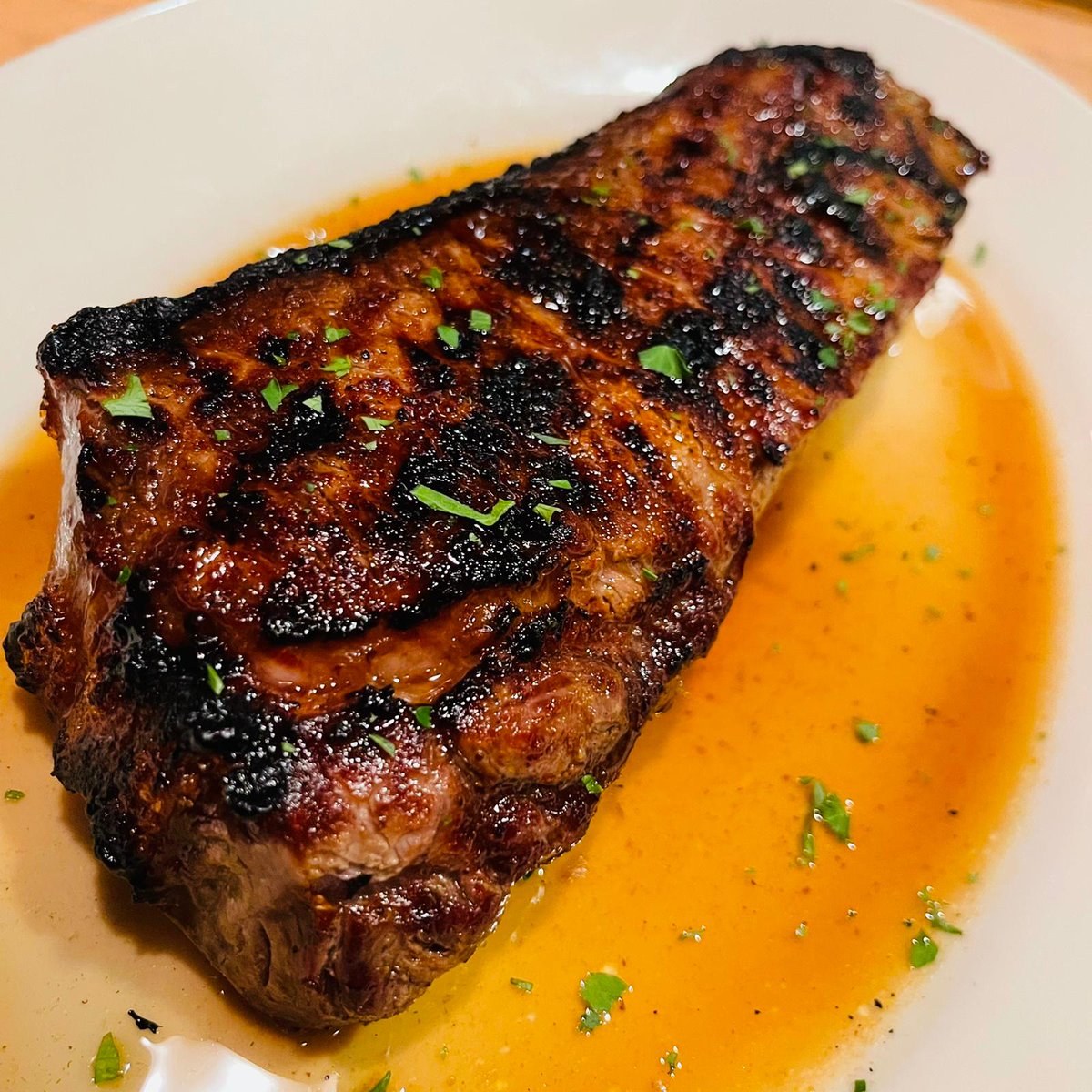 Mortons's tweet photo. When it comes to treating yourself for dinner, it should look just like this.

#mortons #mortonssteakhouse #steakhouse #steak #datenight #indulge #steakgoals #steaks #steakdinner #droolworthy #treatyourself #treatingyourself https://t.co/5BBHvTYhny