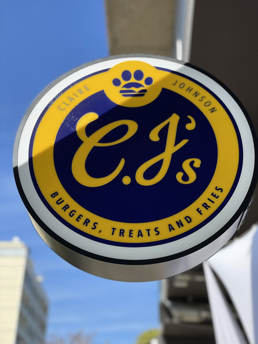 jwalkermobile's tweet photo. One of our partners, a dog friendly burger chain… that’s about to get a new dog 🌭 https://t.co/nlakrzGDWH