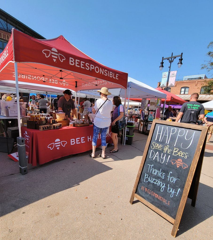 AngieKansas's tweet photo. #NationalHoneyBeeDay at Old Town Farm & Art market
#otfmwichita #wichitaks #ictfarmandart https://t.co/Ow5BcIxCfp