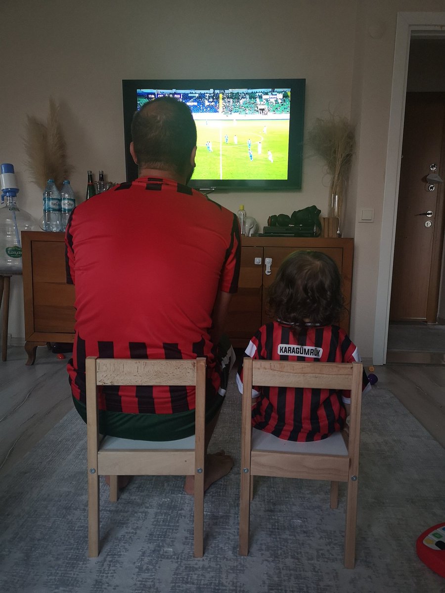 serdaryasar34's tweet photo. 🖤❤️
#KaraGümrük #Karagümrük @karagumruk_sk https://t.co/HIgFReKIFF