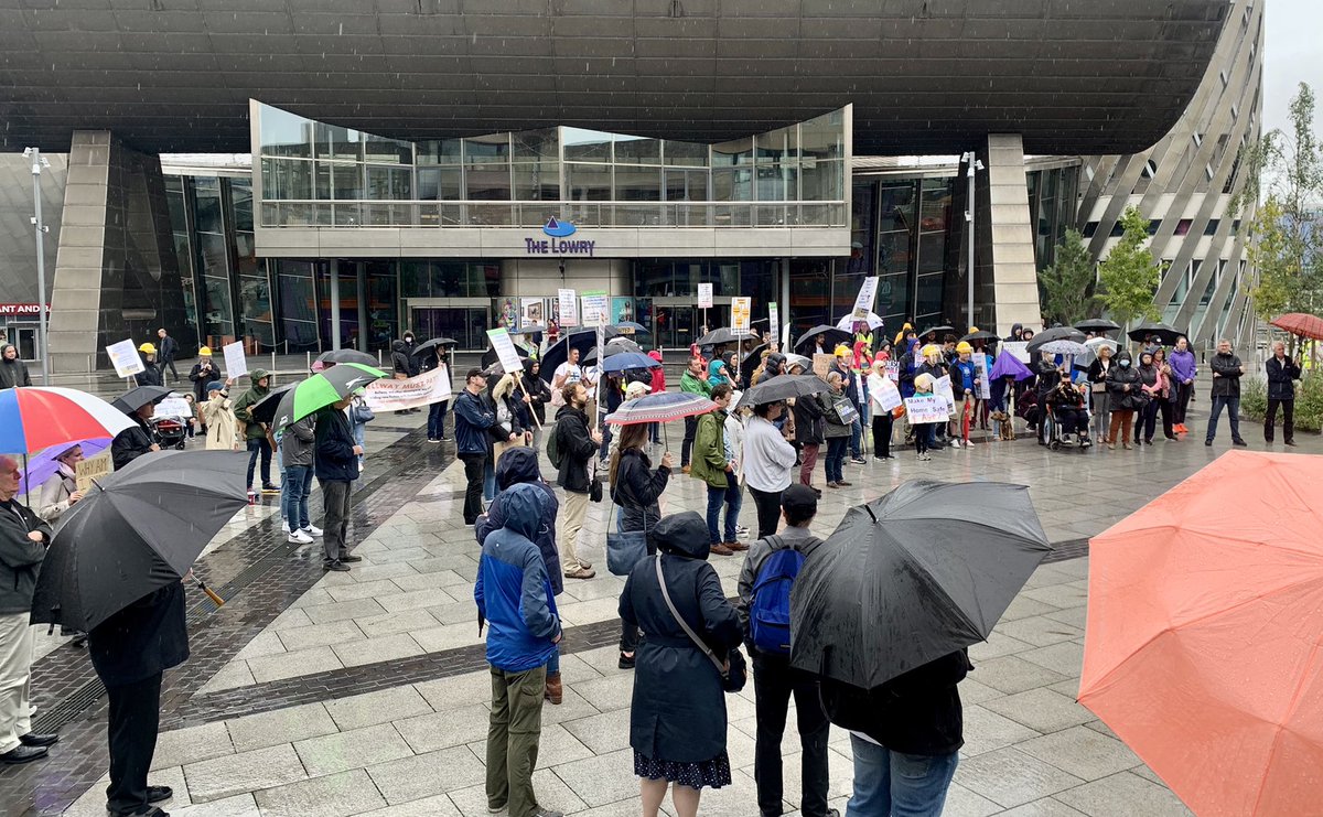 RLong_Bailey's tweet photo. Great #EndOurCladdingScandal rally in Salford with @McrCladiators @MayorofGM, @salford_mayor &amp; Graham Stringer MP. Leaseholders and residents didn’t cause this crisis, they shouldn’t be forced to pay for it. Gov must fund all urgent fire safety works and pursue those responsible. https://t.co/iIjZCTUink