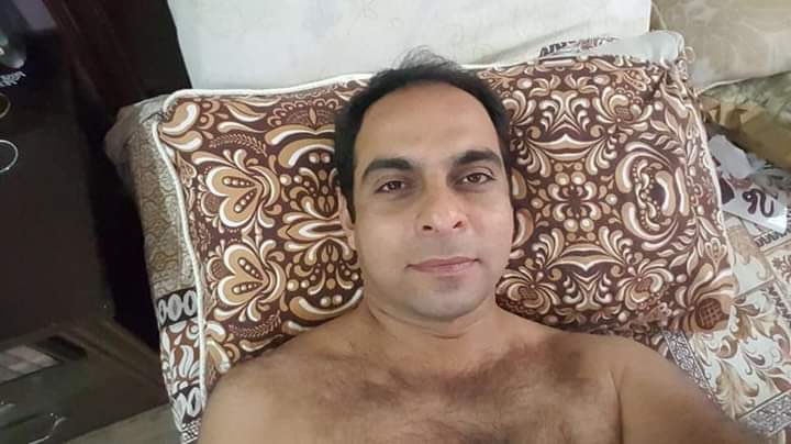 MALIKAI79628247's tweet photo. Be positive🌝! I do not think that there is any inappropriate thing in these pictures, he is at home and the exposure of his body in pictures is just fine according to the shariyah.
#stopspreadingrumors🥀 #qasimalishah https://t.co/HquCJ4cB0a