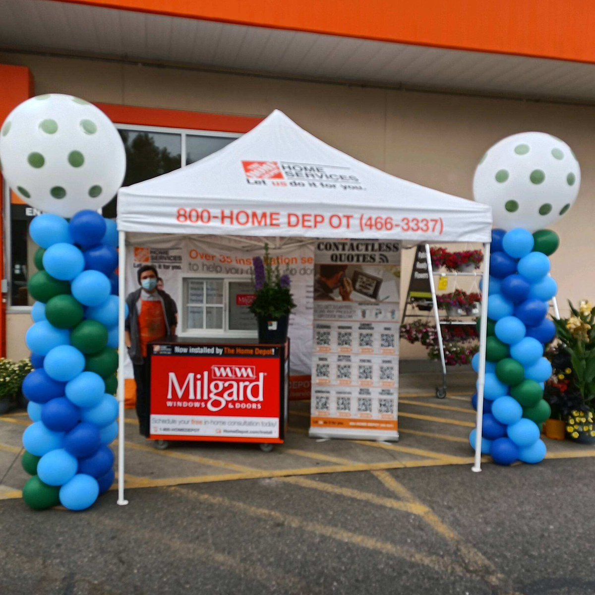 Finally getting a break from the heat, but our selection of services is still 🔥! Nick at West Seattle is out here letting everyone know what we can do for you to get you fall ready! #westinthehouse #services <a href="/RealJayPeee/">Jon Peters</a> <a href="/TimGudasTHD/">Tim Gudas</a> <a href="/bdarrinTHD/">Blake Darrin</a> @Ken_D19DM