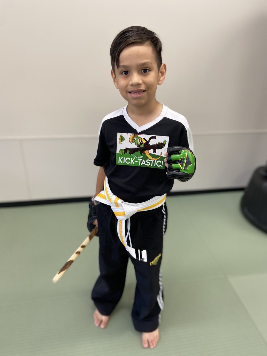 pmakingwood's tweet photo. CONGRATULATIONS JOSE for being accepted into the Gifted and Talented program💪💚 Two claps, YOU ROCK! https://t.co/36Tg5Y1pPc