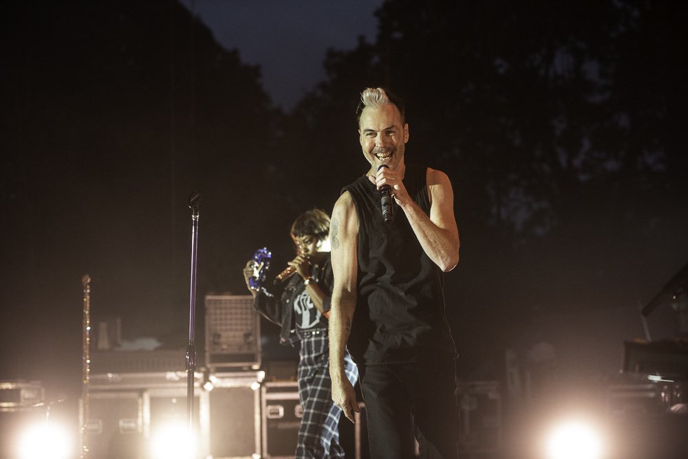 Warm1069's tweet photo. 🍷 and 🎶 with @FitzAndTantrums at @SteMichelle last night to open their 2021 Concert Series! (📸 @Endimages) https://t.co/JH7MDMV8l0