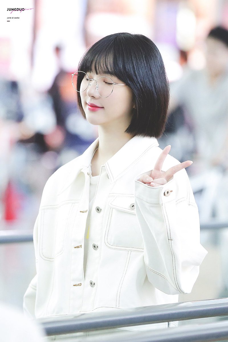 Today_eunha2's tweet photo. 190822 인천출국 #여자친구 #은하 https://t.co/yTgIpiBEJT