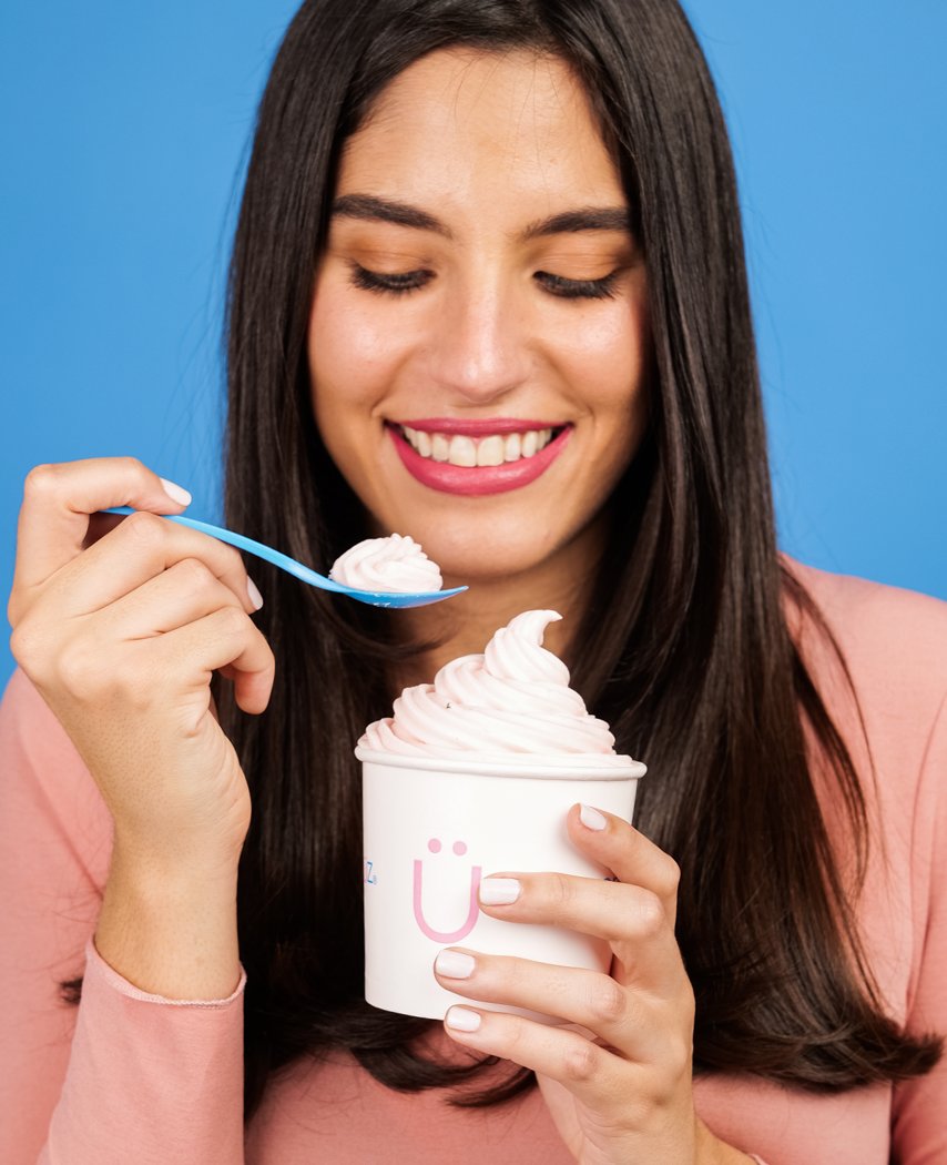 YogenRD's tweet photo. Dale una probadita a #SandíaFresh 🍍 y siente la frescura en su máximo esplendor. 😋 #YogenFruzRD https://t.co/U8cYFr358q