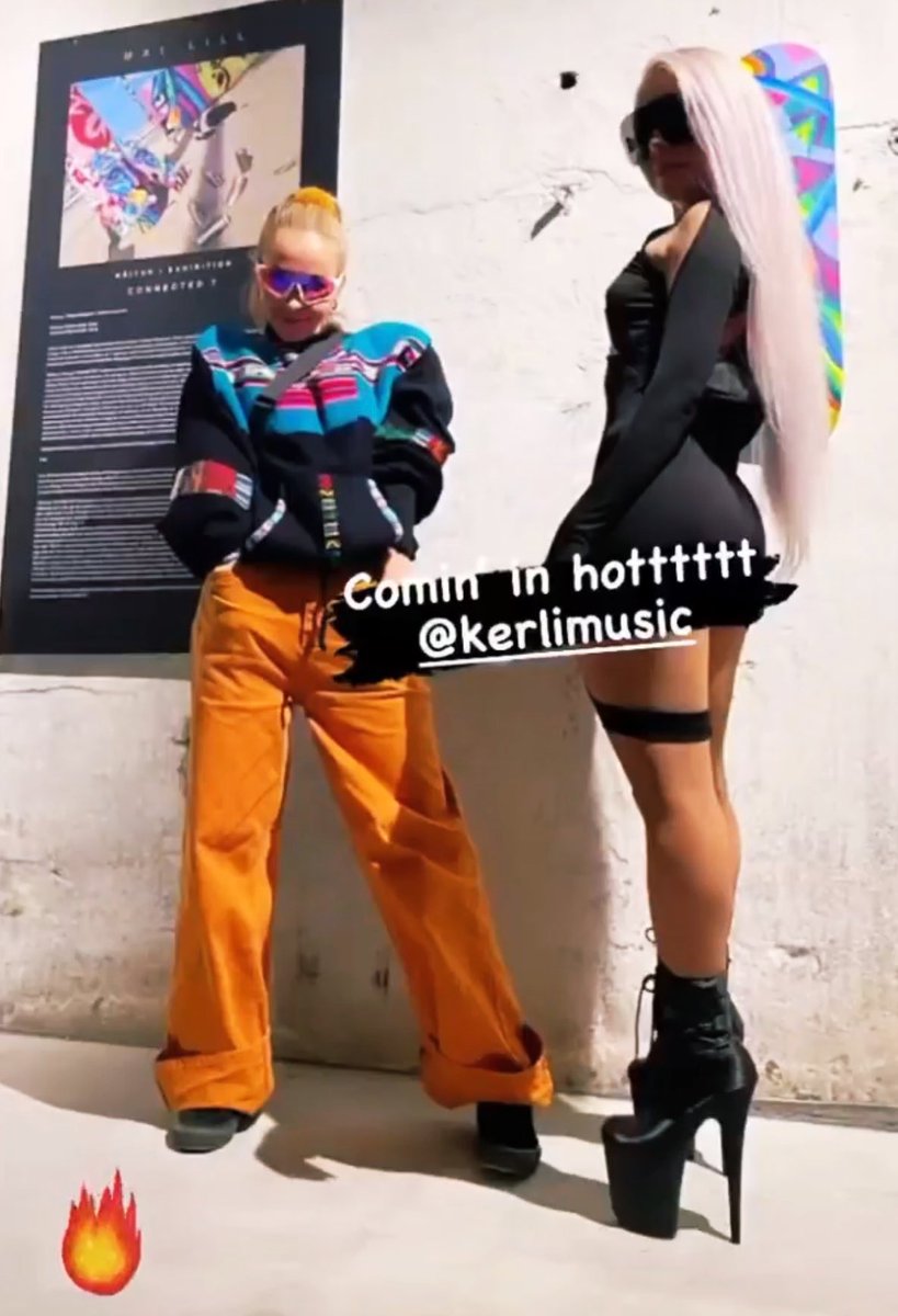 kerIikoiv's tweet photo. Two moods with my bestie today. 🖤 https://t.co/xCfg4qm1VK