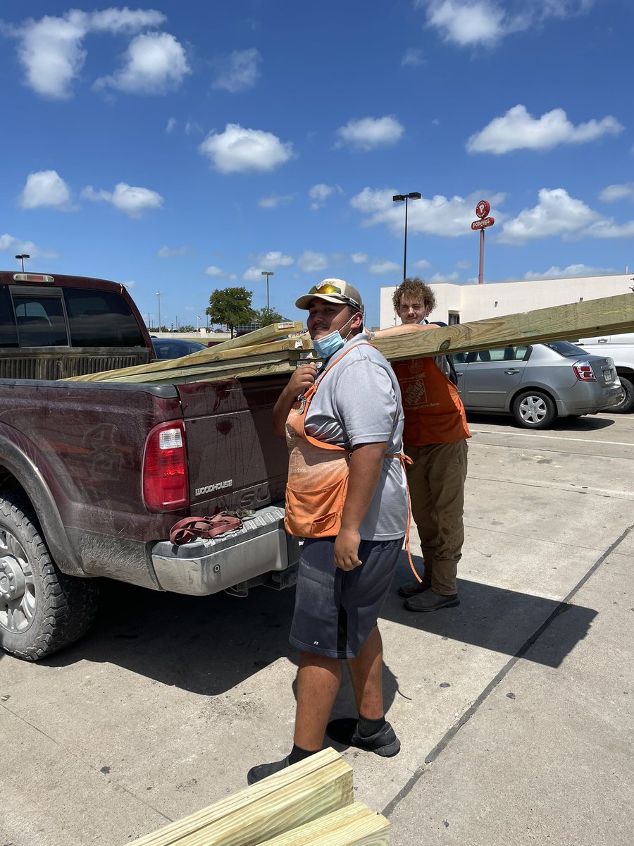 Thank you Dakota and Jacob— customer couldn’t stop praising your GET Behaviors!! They were going on about how y’all stepped up and started helping him load!!! Great job guys, thanks !!!