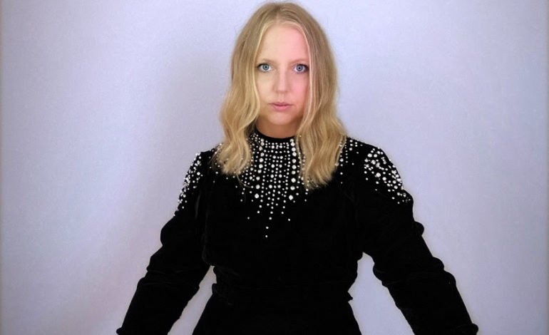mxdwn's tweet photo. Polly Scattergood ( @pollyworld ) Shares Retro New Video for Collaboration With @JimSclavunos โSaturn 9โ
#PollyScattergood #JimSclavunos #Saturn9 #InTheAbsenceOfLight
https://t.co/bAHUGSxl5c https://t.co/NNb5zqsT1s