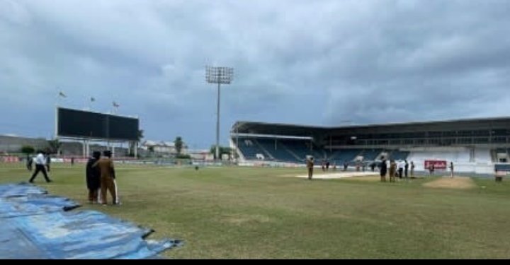 FARHANBUGHIO2's tweet photo. #PAKvWI
Rain spoils it desperately waiting for #Rizwan and #Faheem to score big and for #FawadAlam to score his 5 ton😍😍 #rain #PAKvWI #BabarAzam #PCB https://t.co/ZAWTtpF658