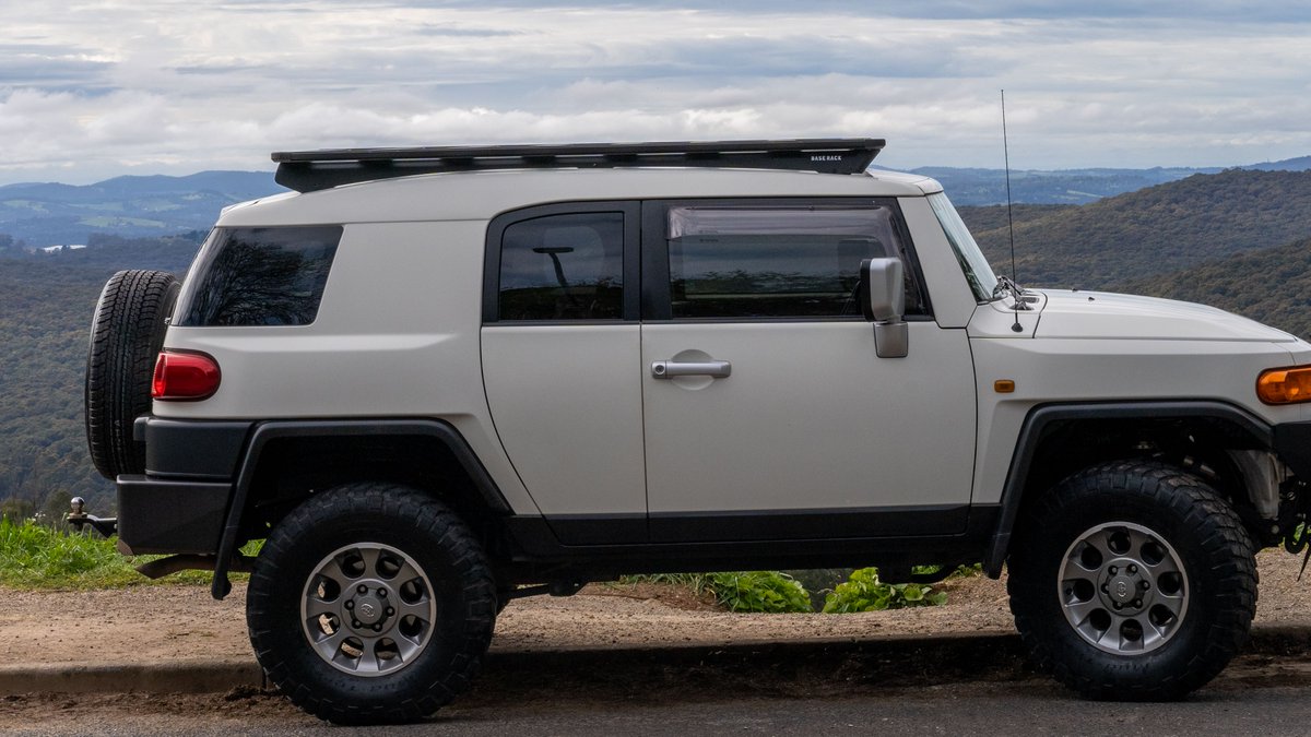 ARB_USA's tweet photo. Build. Attach. Set. Explore. 🆕 BASE Rack kits now available for the Toyota FJ Cruiser. #BASERack Check out all of the configurations here: https://t.co/qn76zeiliy https://t.co/IUubbQ47Ul