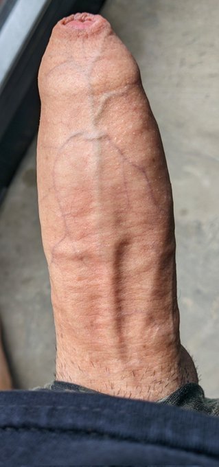 Enjoy a closeup of my hard uncut cock 😘 https://t.co/BWnAmv97XI