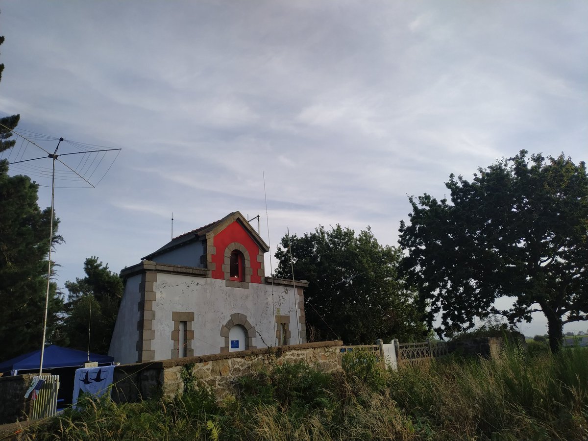 F4ELJ's tweet photo. It is 8:00 pm, thank you all for your patience and participation. See you tomorrow for the second day ! ππ #Lighthouse #TM2LW
#hamradio
#ILLW @F4ELJ @F5Ohh https://t.co/xOARdQRLkY