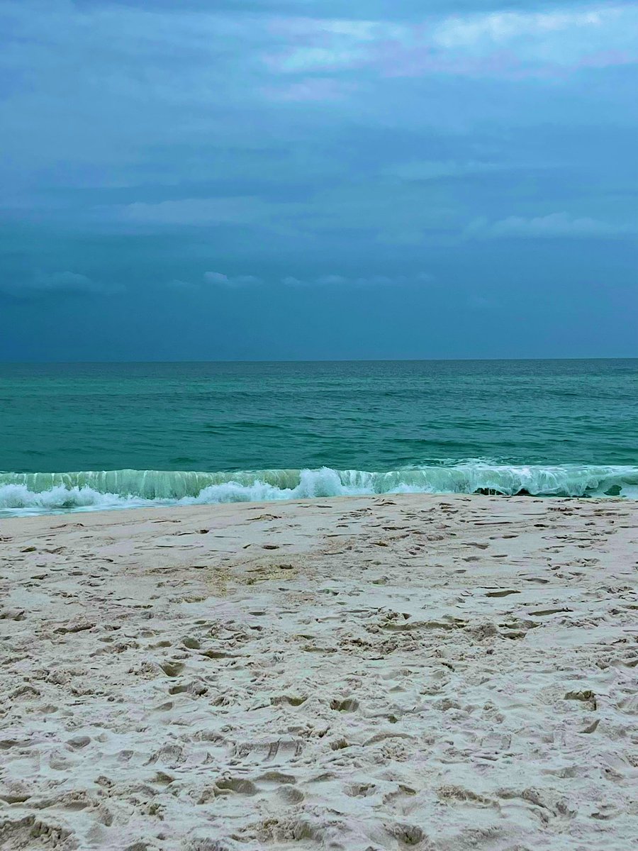 cmhuneycutt's tweet photo. Last Day! 😔 #EmeraldCoast #LeaveAllYourSorrows #UntilNextSummer @khuney83 https://t.co/Bq7Rad7AdW