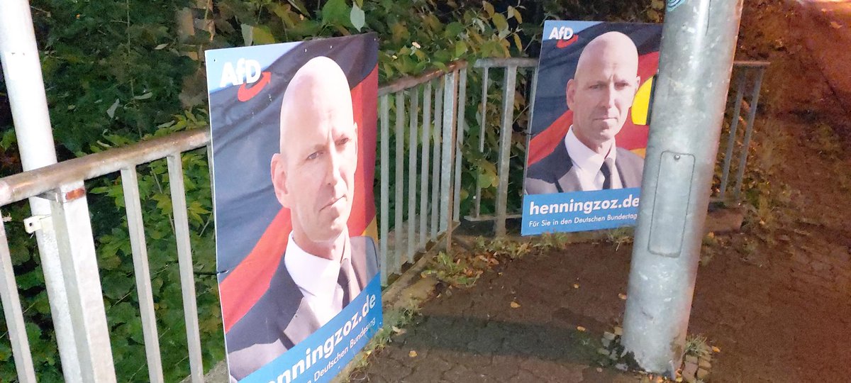 CafeSiegen's tweet photo. Eine Zusendung erreichte uns aus der Rubrik "Vorher / Nachher". Was geht sonst noch so, #Siegen? #noafd #lord #helmchen #antifa https://t.co/qndON96KCr