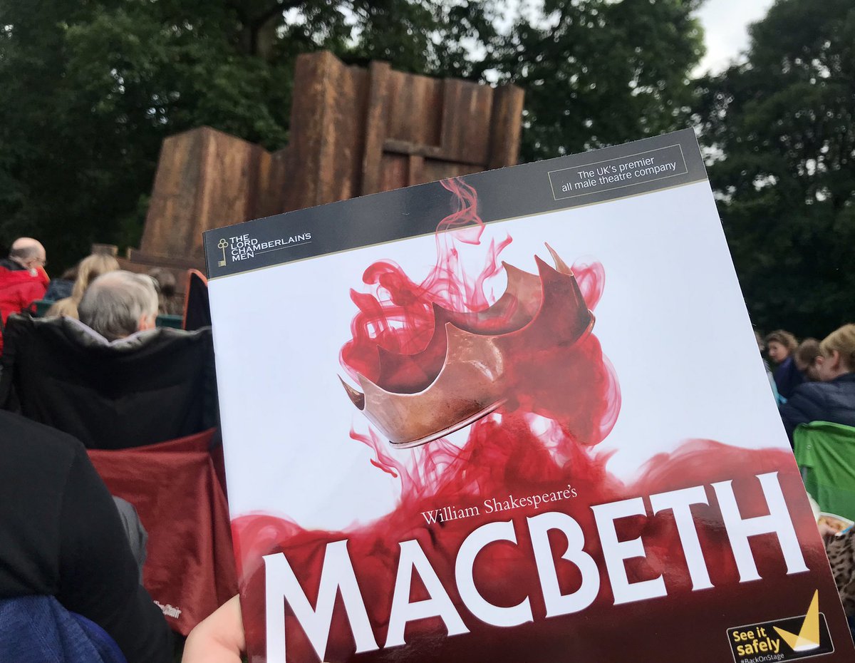 The trees of Haden Hill Park provided an atmospheric Birnam Wood tonight @TLCMuk #TLCMMacbeth An excellent production and a real treat to have in the local park! @sandwellcouncil @VisitSandwell