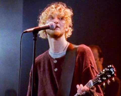 Happy birthday to the only man ever, layne staley<3 thank you for everything. 