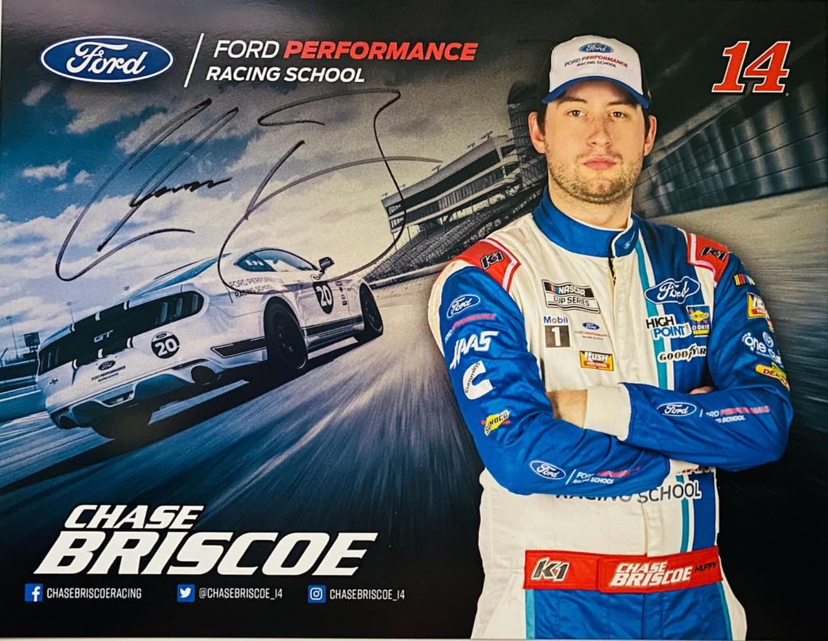 WHteamofficial's tweet photo. 🚨#GIVEAWAY🚨Win a limited edition @ChaseBriscoe_14 @FordPerformance Racing School @StewartHaasRcng autographed #herocard!
For a chance to win:
1️⃣ Follow @fpracingschool
2️⃣ Like & retweet this post
3️⃣ Comment & tag a race fan
#WinningWeekend
#ChaseThe14
#SHRacingFans
#NASCAR https://t.co/dUlb3mUYRl