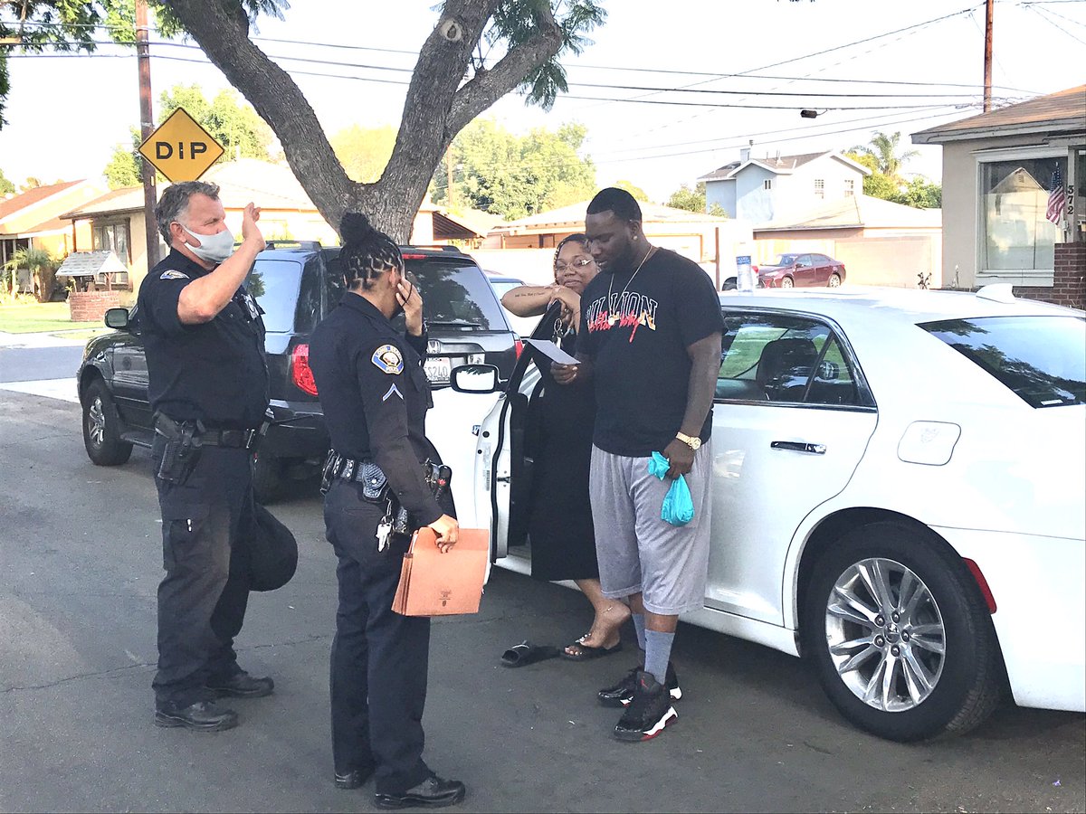 LBPDNorth's tweet photo. #LBPDNorth really appreciate everyone who came out last night and talked to us. Don’t hesitate to reach out to us by email at lbpdnorth@longbeach.gov #NeighborhoodWalks #LBPDCares #LongBeach #LBPDNorth #CommunityEngagement https://t.co/V7sIP2m0DO