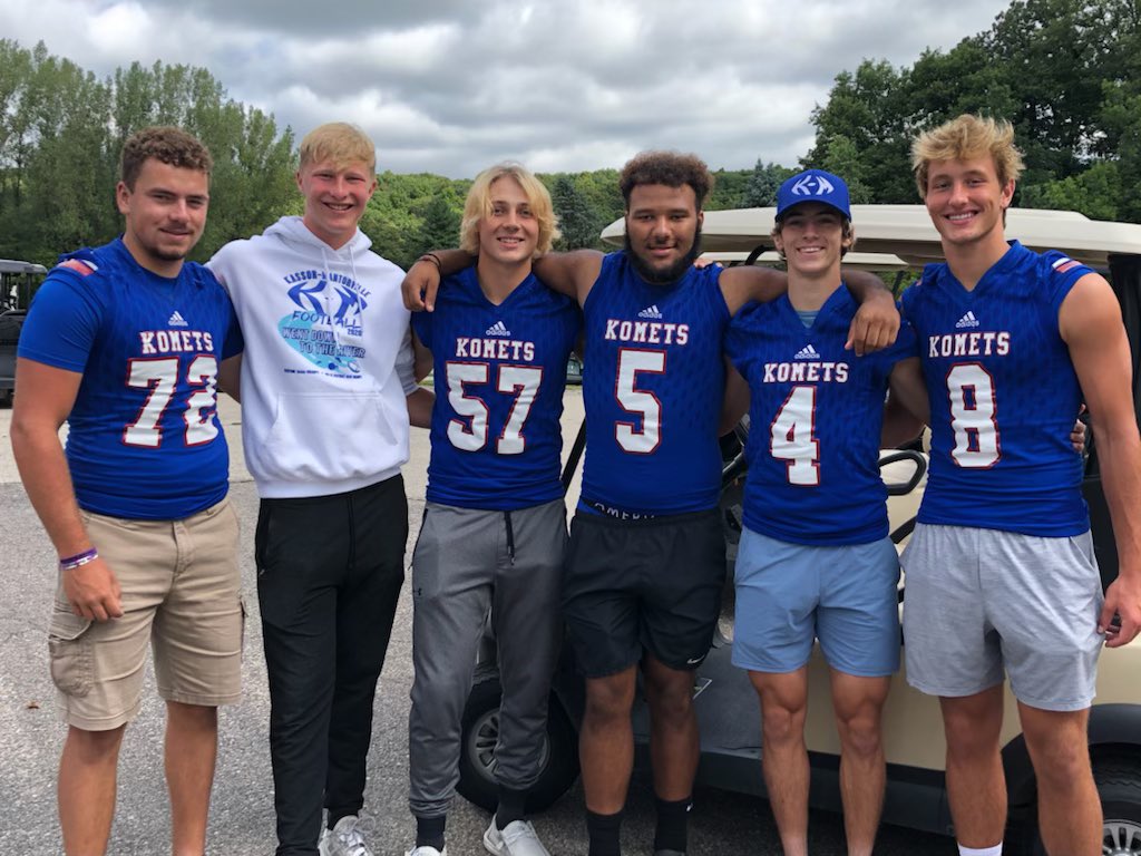 KMKoMetFootball's tweet photo. Our KoMet football Seniors and the whole team want to thank the KM Football Boosters and the whole community for supporting us. We could not do it without the great support. Come check out a game and we will thank you the way our alumni have shown us to. By relentless effort https://t.co/t5iTdqGHpG