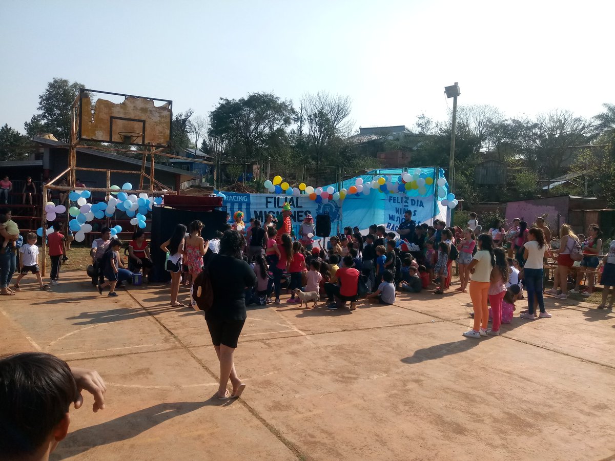 MisionesRacing's tweet photo. Mes de la Niñez. 👧 🎉🍭. Comedor del Barrio Santa Rosa de la localidad de San Pedro - MISIONES. https://t.co/NbkpiZXV0l