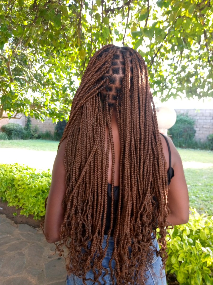 KauCash's tweet photo. hello #zedtwitter Kau's Braids are now in KABWE,kabwe people please contact us on 0975121316 to book an appointment, we also do house calls #knotlessbraids #boxbraids #feedincornrows aka fishtail https://t.co/NEnsXCeXTz