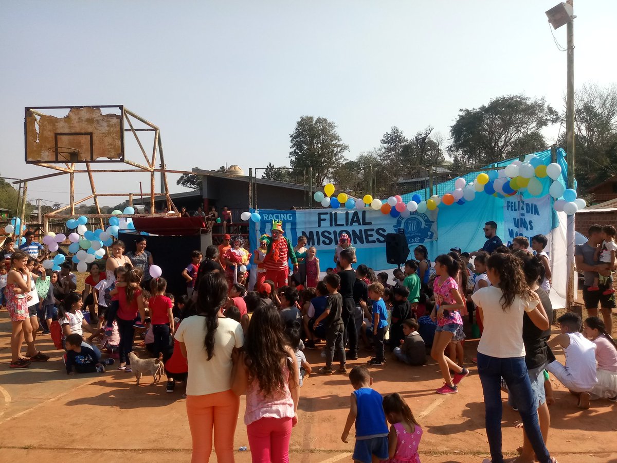 MisionesRacing's tweet photo. Mes de la Niñez. 👧 🎉🍭. Comedor del Barrio Santa Rosa de la localidad de San Pedro - MISIONES. https://t.co/NbkpiZXV0l