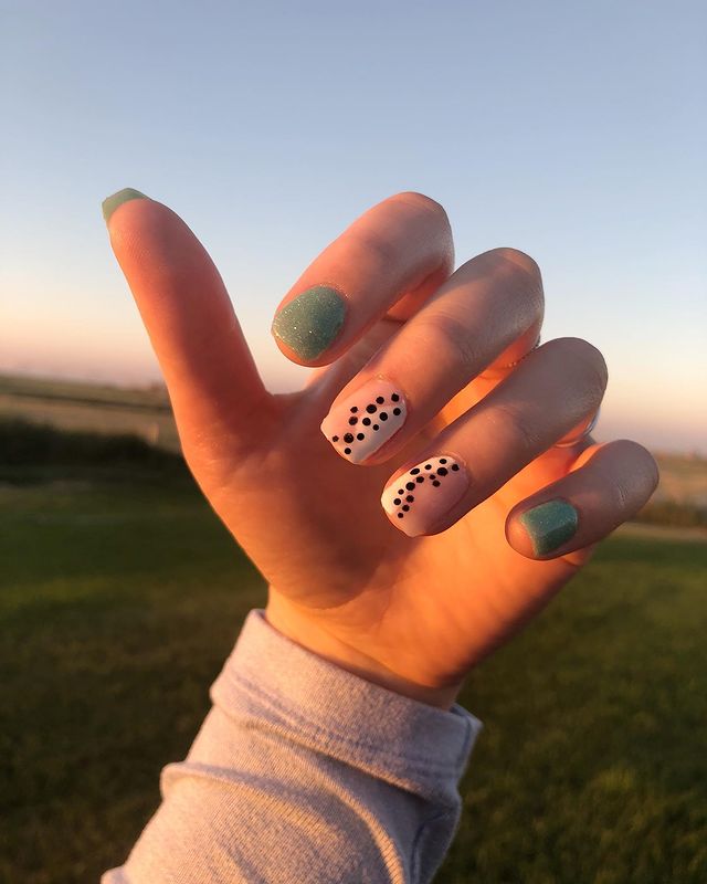 redcarpetmani's tweet photo. The weekend is finally here which means it's time for a polka dot party! @dip_n_tell 

Shop now at https://t.co/itjXphraU8

#RedCarpetManicure #RCM #RCMNails #RCMBabes #polkadotnails #polkadotnailart #nailsoftheday #weekendnails #nailinspo #maniinspo #nailart #dippowdernails https://t.co/GOXTt7zJSV