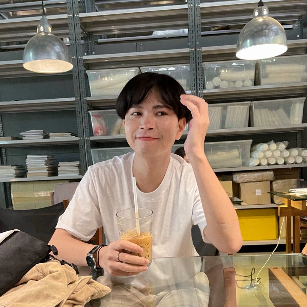 pawitly_'s tweet photo. สรุป ไม่เหมือนกันสักรูป https://t.co/liZATgIfhe