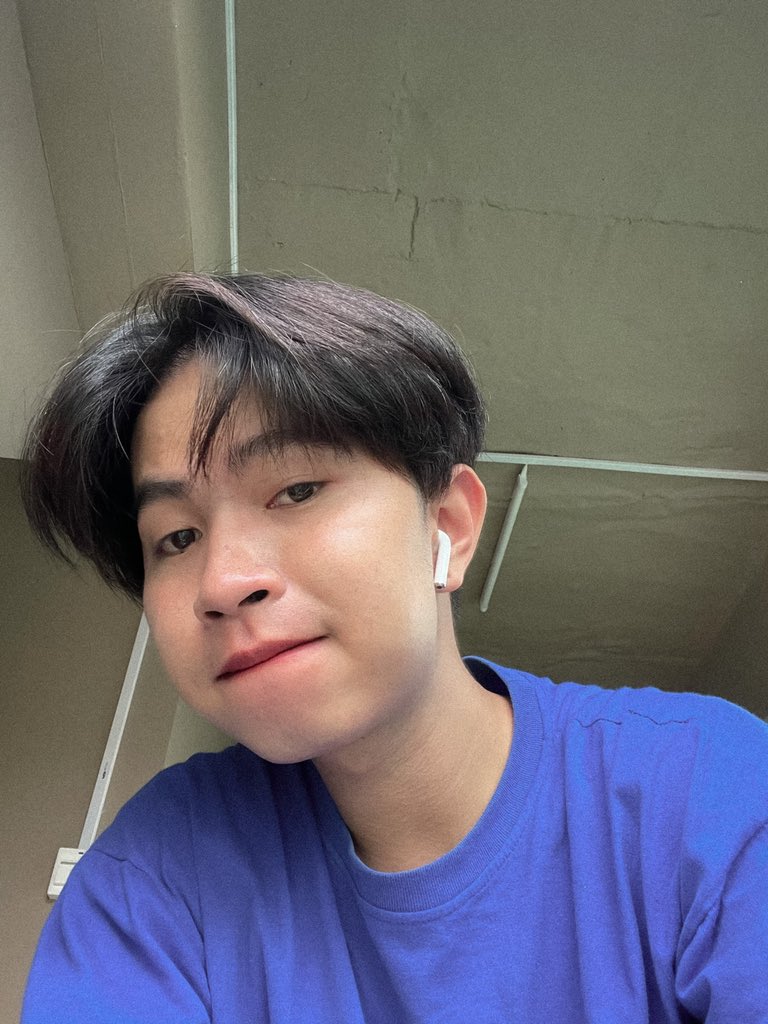 pawitly_'s tweet photo. สรุป ไม่เหมือนกันสักรูป https://t.co/liZATgIfhe