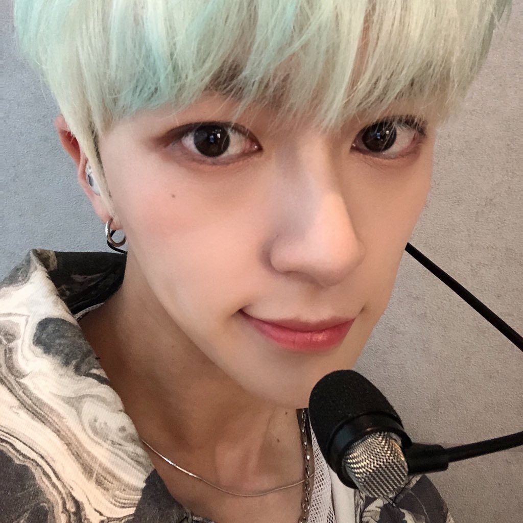 cukeypy's tweet image. 📷210821

¿Disfrutaste el escenario ~~?! 🧐 
Que tengas un buen día hoy CU:KEY🍪❣️

#환 #HWAN