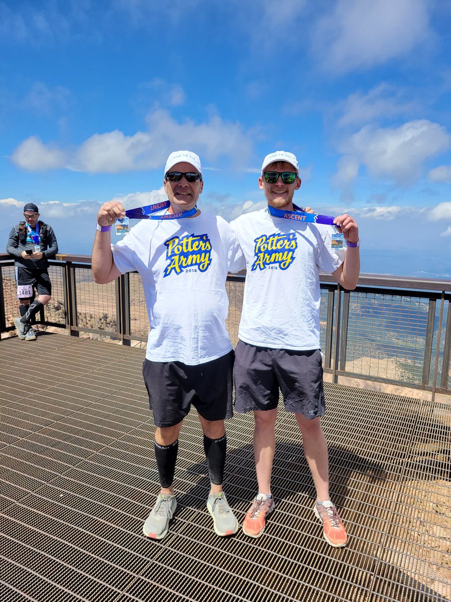 jschools2's tweet photo. We did it! Finished with a 5:48:38! 13.3 miles. Elevation 14,115'! https://t.co/6k4RY10vvO