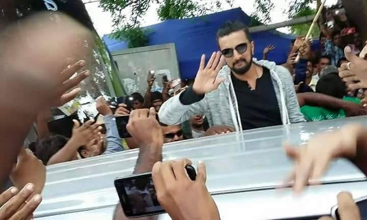 Kiccha_VK18's tweet photo. @KicchaSudeep 
#KicchaSudeep #VikrantRona #Kotigobba3 

#KingKicchaBdayCDP ❤ https://t.co/FnNtDedID8