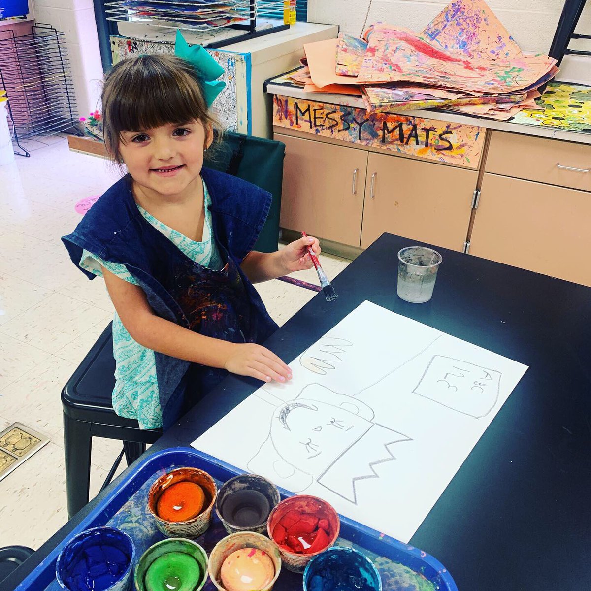 teachcentart's tweet image. Kindergarten Artists read The King of Kindergarten and created amazing self portraits. We also learned how to take care of our paints! #wakeuppaint #thekingofkindergarten #teachcent #teachcentart