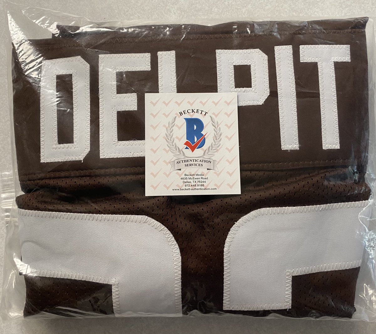 GoBrowniesLive's tweet image. 🚨#Browns @realgrantdelpit signed jersey giveaway!!
To win:
-retweet this tweet
-follow @GoBrowniesLive 
-follow and give us a like at m.facebook.com/pg/OfficialHer…                   
We will announce on next Wednesday’s show live at 8 PM Eastern on Facebook who the winner is!