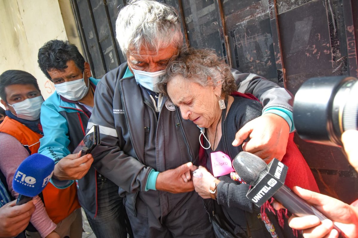 #ÚLTIMO El alcalde de La Paz, Iván Arias, denuncia que tanto él como la representante de Derechos Humanos de Bolivia, Amparo Carvajal, no han podido ingresar a la cárcel a ver a la expresidenta Jeanine Áñez