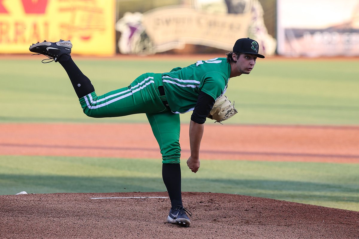 Eugene Emeralds on X: These uniforms they're just so beautiful 😍  #GoEms