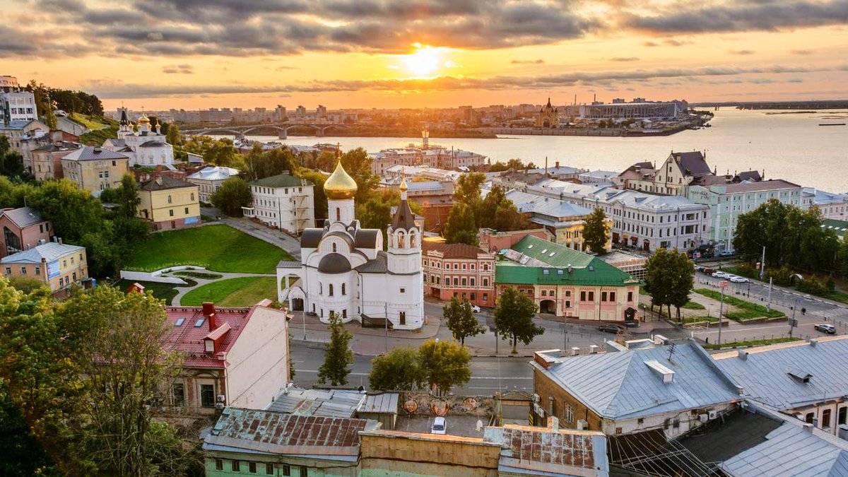 mae_rusia's tweet photo. ¡Una de las ciudades más grandes de #Rusia - Nizhni Nóvgorod - cumple 8️⃣0️⃣0️⃣ años hoy!

🏙 Fundada en 1221 en la confluencia de los ríos Volga y Oká, hoy es un mayor hub logístico, centro industrial, comercial y cultural.

El Kremlin es el símbolo más emblemático de la ciudad. https://t.co/Hq1s9ZTYUY