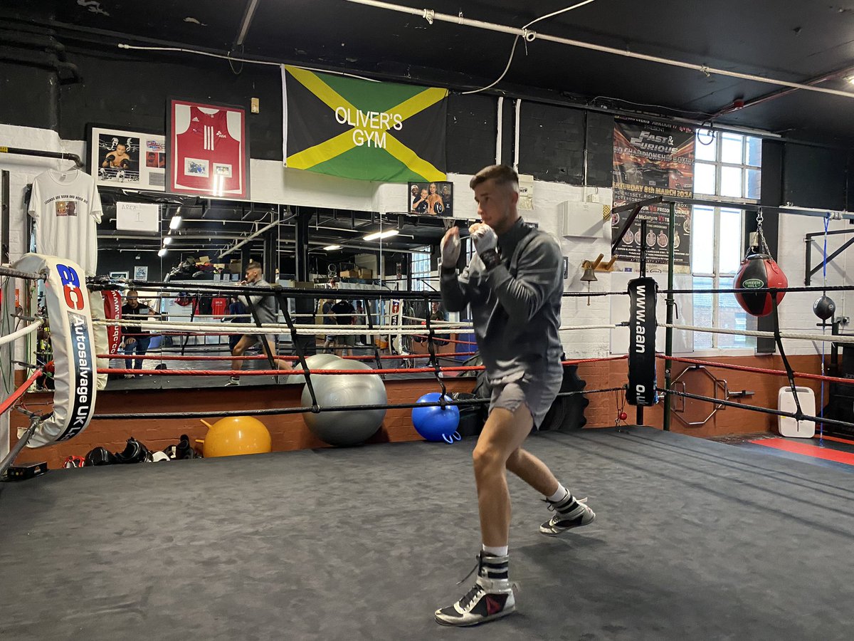 TeamKirkBoxing's tweet photo. Great day at @eliteboxer for @owenkirk_ sparring with @JackFlatley_ Great gym, great lads, thanks for having is ππ₯ @vipboxing @OfficialAvpi @paulryanfitness #boxing #Eliteboxing #TKB #QuietStorm #TheCaptain #TeamKirkBoxing https://t.co/nokp5gNjQh