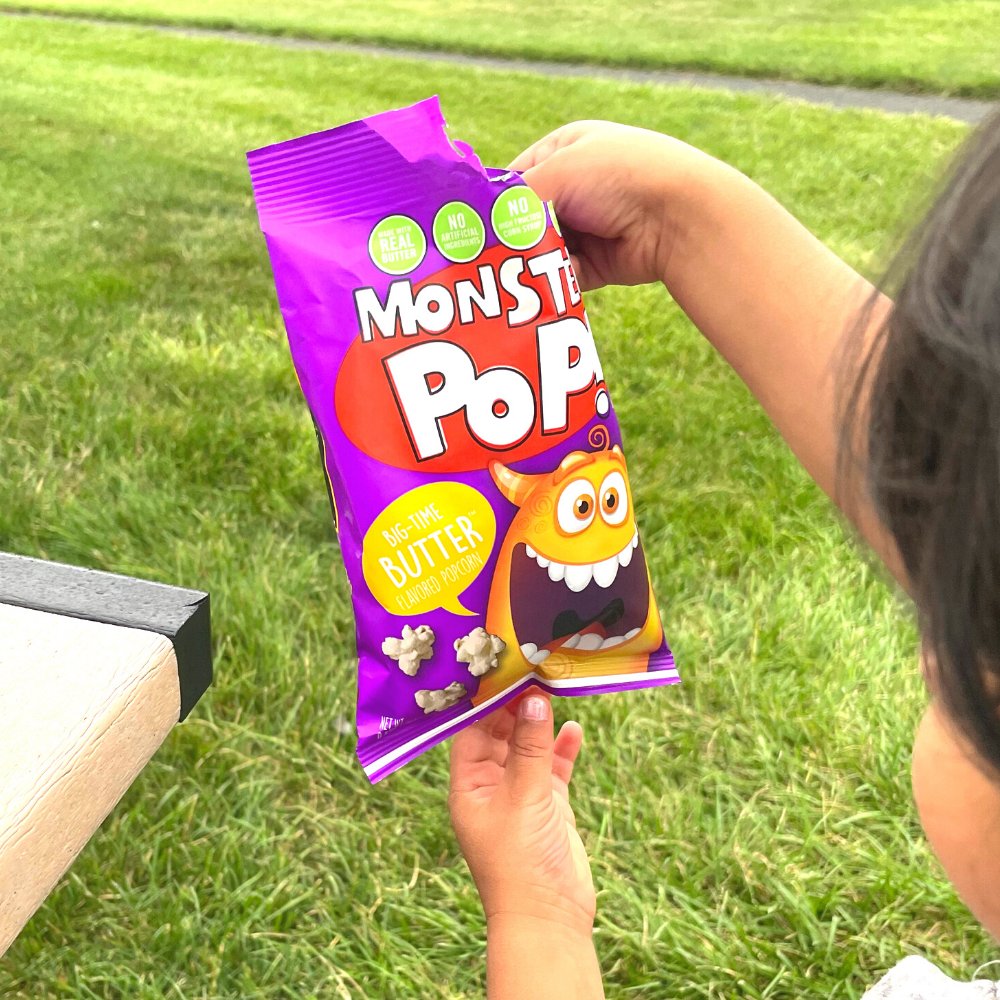 smilingnote's tweet photo. #ad Raise your hands if you love popcorn
We’ve been snacking on @monsterpopsnack Popcorn all summer &amp; they’re such a yummy snack after playtime, on Movie nights &amp; school lunchboxes
Grab a 25% off discount code https://t.co/hZbmeepYP0
#momsmeet #backtoschool #monsterpop @MomsMeet https://t.co/ic3UeL1Zcm
