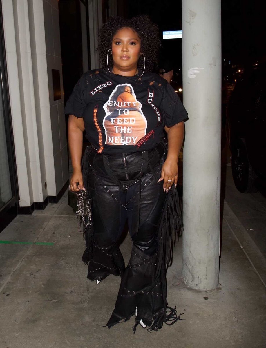 lizzo's tweet photo. Dinner last night…. https://t.co/ZqdMafF9Fo