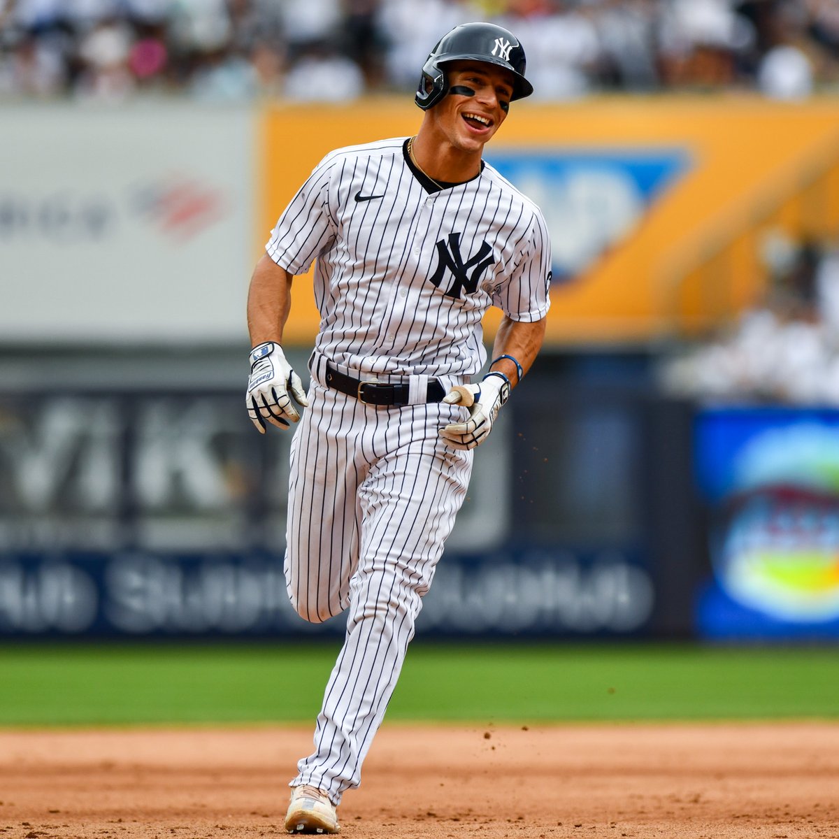 MLB's tweet image. 9⃣ in a row for @squid718 and the @Yankees. 🔥