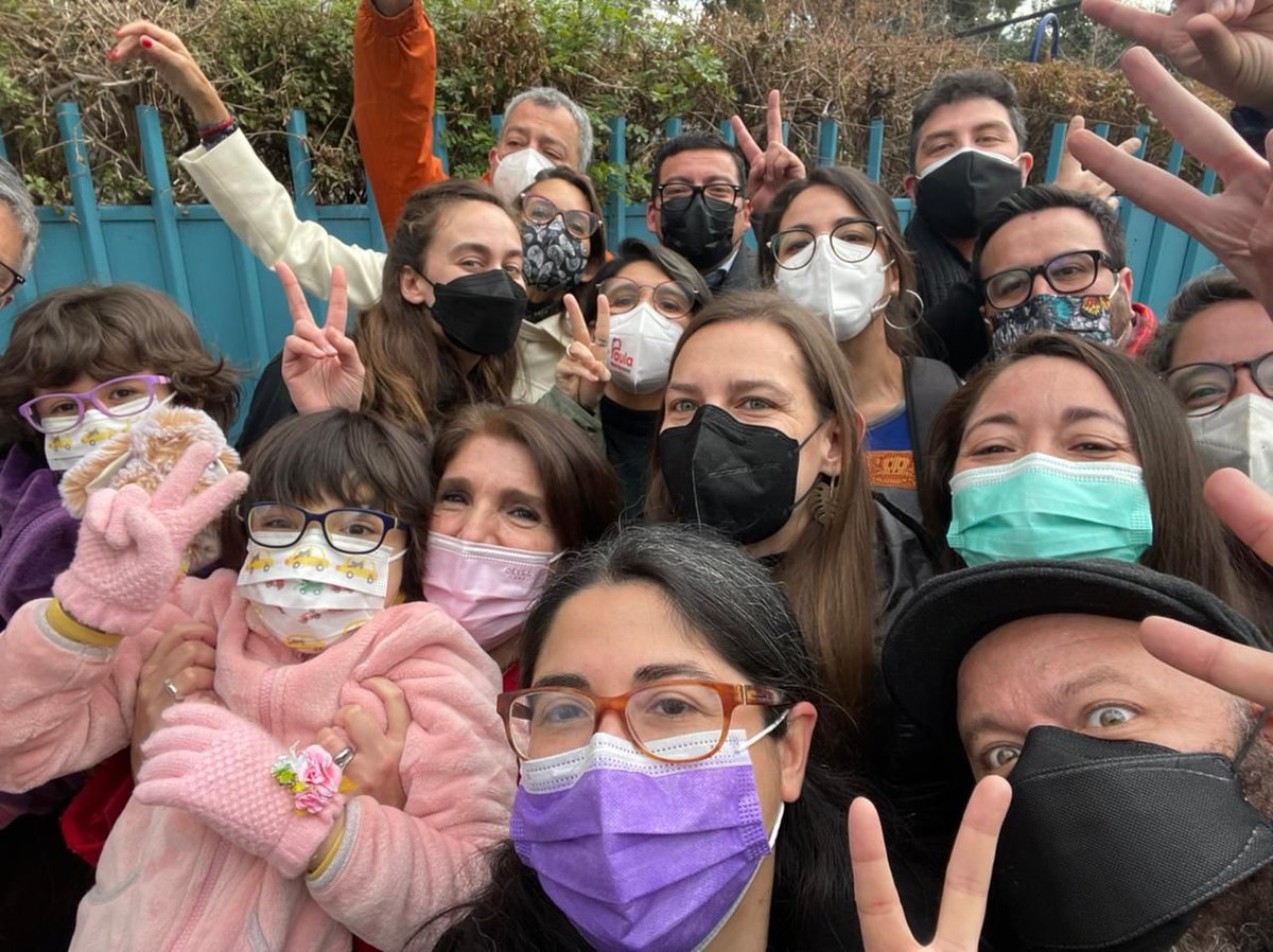 Gracias <a href="/paulanarvaezo/">Paula Narváez</a> x la fuerza, la dignidad y el amor que entregas, x transformar Chile y x atreverte a hacer las cosas distintas. Gracias <a href="/CiudadanxsPaula/">Ciudadanía Independiente por #BoricPresidente🌳</a> x la hermosa aventura de que soñamos juntxs, son maravillosos. Gracias equipo, por el aguante ante la adversidad.