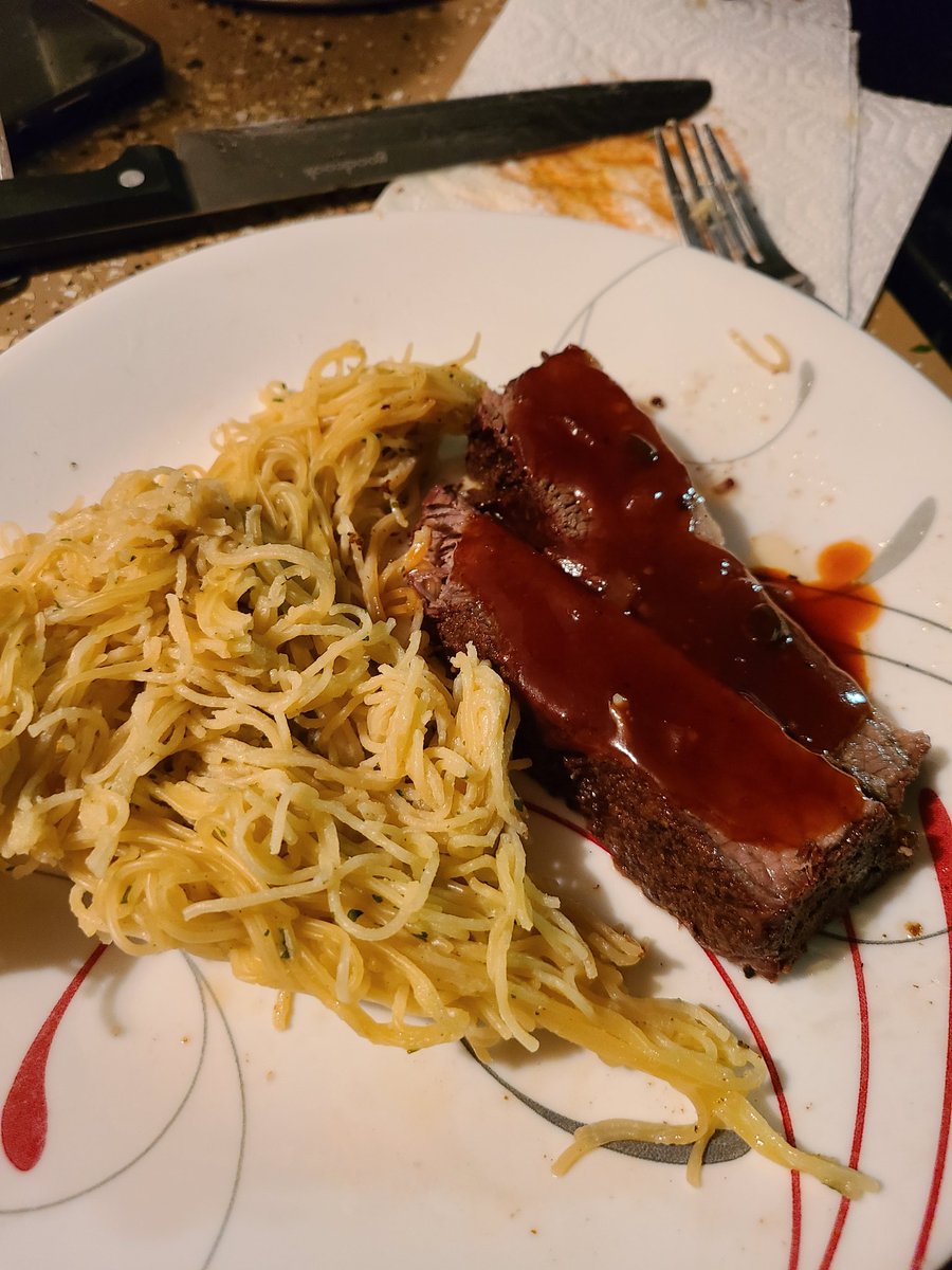 CODYUNDERWOOD90's tweet photo. It was only a little 2lb brisket piece. A sweet and spicy garlic bbq to top it #RednecksGreenAcres #CookingWithRedneck  #brisket #PorterRoad https://t.co/NLt8nTJaXX