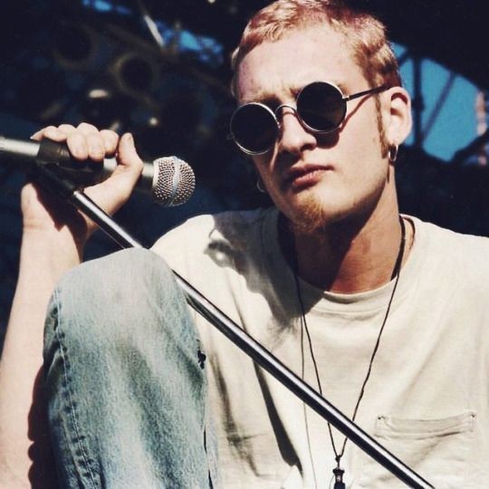 Happy birthday layne staley<33 