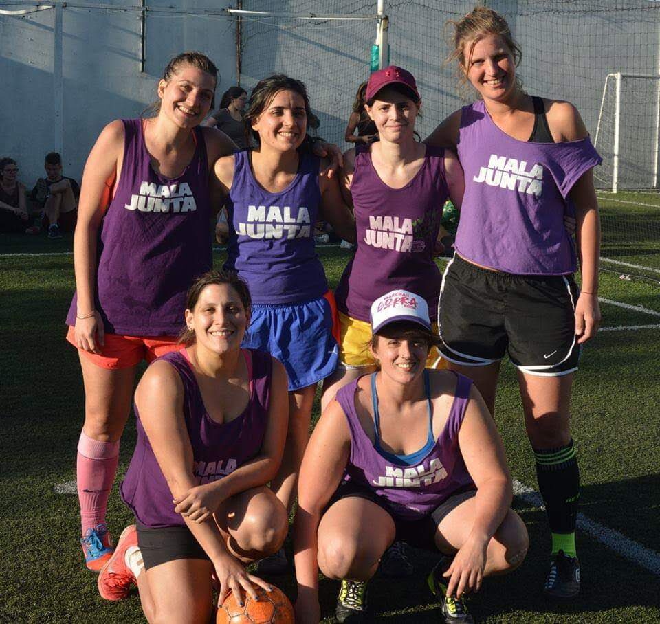 El Día de la Futbolista quiero celebrarlo con el equipo de las <a href="/MalaJunta_Arg/">Mala Junta - Patria Grande</a> 
Si hay algo lindo del feminismo es que sabemos que para ganar tenemos que hacer pases y jugar entre todes 💜⚽️