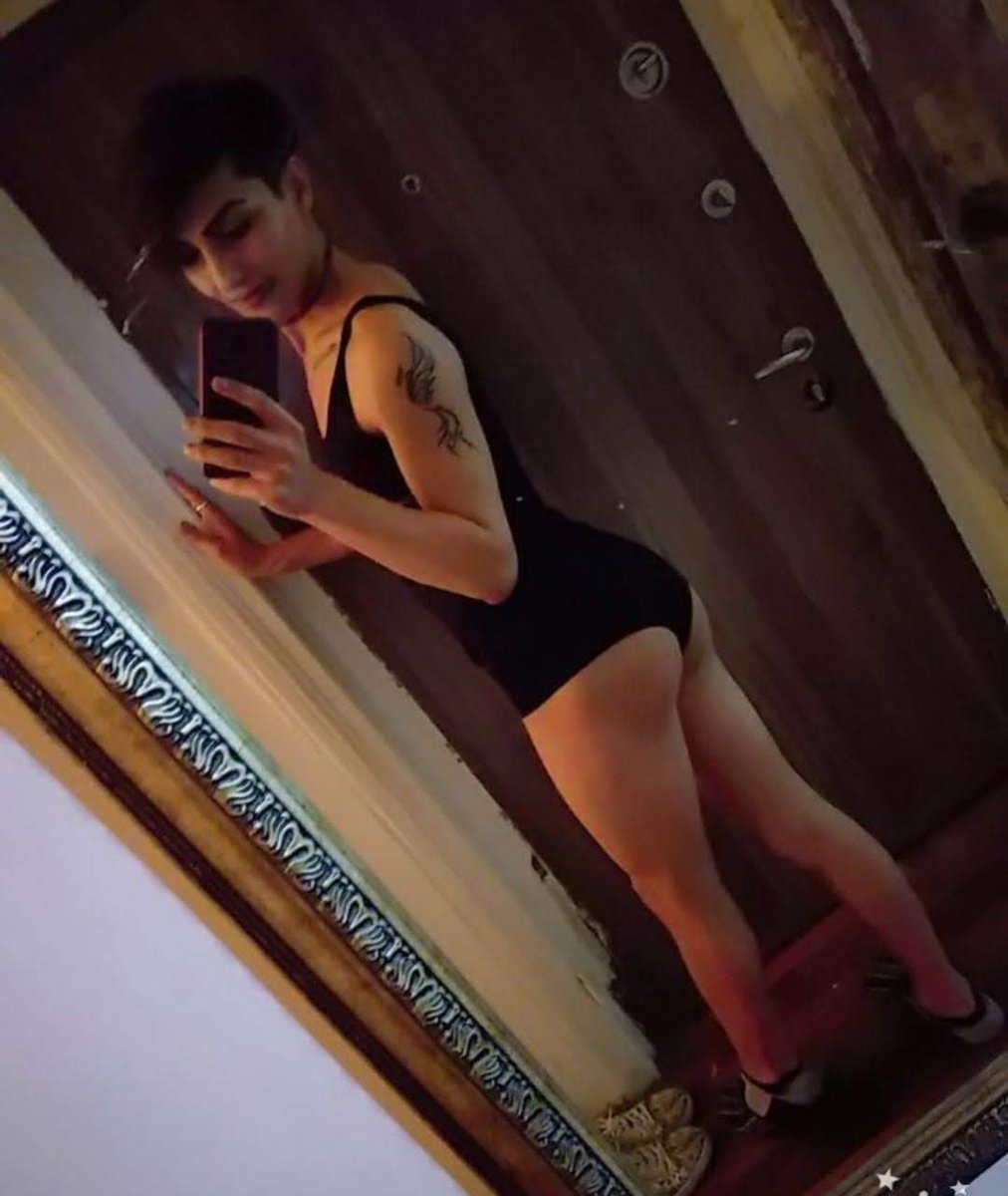 Hi live in Turkey Istanbul
I m 22 MANUÇER 
+905342217400
#taksimgay  #osmanbeygay 
#bakırkoeygay #gayistanbul #sisligay #harbiyegay #bahçelievlergay #şirinevlergay #zeytinburnugay 
 #cihangirgay #istanbulgay