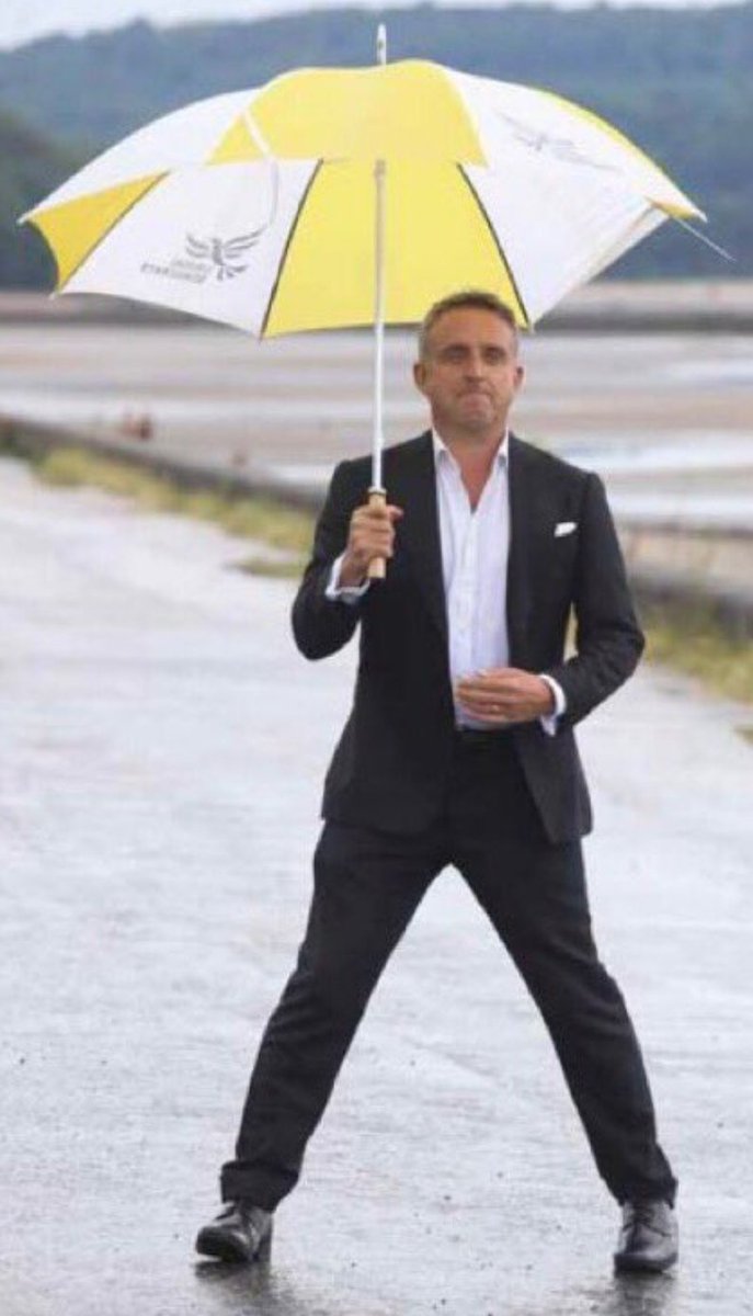 joe_yer99's tweet photo. Imagine your party leader was someone who couldn't even stand right. https://t.co/QTzOQNxjWM
